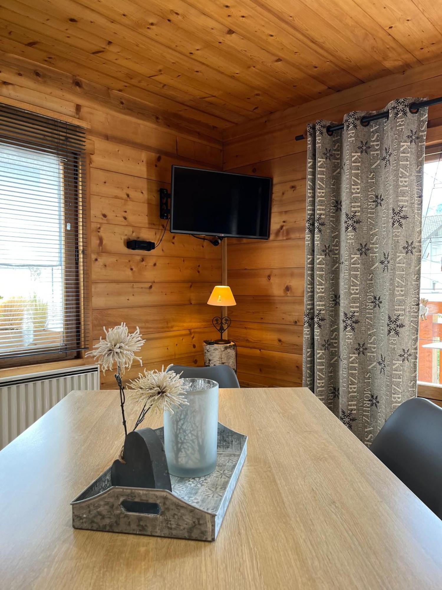 LAPRESKI, bel appartement esprit chalet, très confortable 4 étoiles Thônes Exterior foto